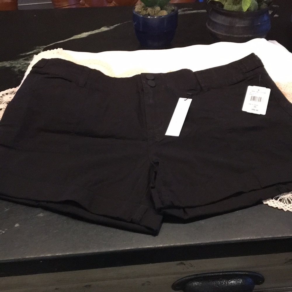 SANCTUARY BLACK SHORTS SIZE 30